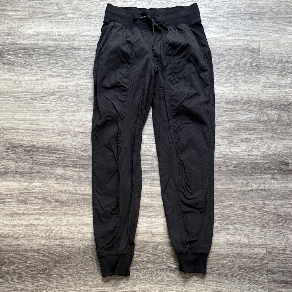 lululemon Black Dance Studio Joggers 28”  Size 4 Mid Rise Athletic Casual Pants
